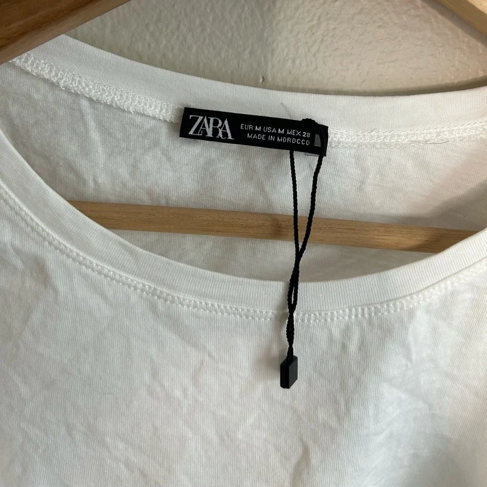 NWOT ZARA White Cut Out Ruffle Cold Shoulder Puff Balloon Short Sleeve Size M